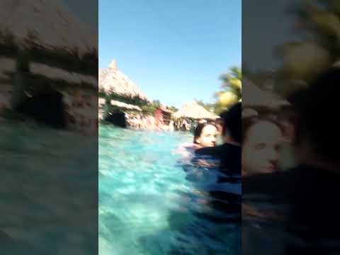 mergulho no Rio Quente - Julie gresia #blogueirinhadocanedo