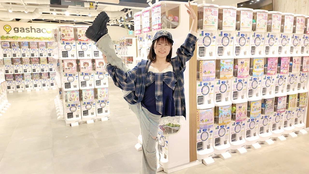 10,000 YEN GACHA CHALLENGE.. I choose with my eyes closed!?