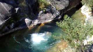 preview picture of video 'Crazy jump into the water - Pocahontas - Poço Negro - Areosa - Viana do Castelo'