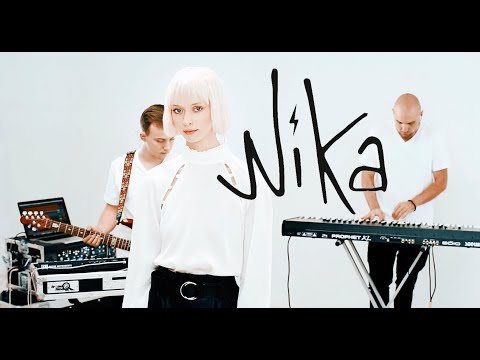 Nika -  Bee | Live Session