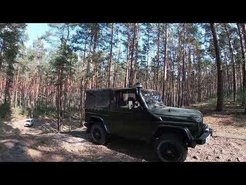 G Klasse Wolf  und Lada Niva am Steilhang in Horstwalde