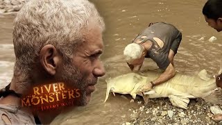 Jeremy Catches A 161lbs (73kg) Goonch Catfish | River Monsters