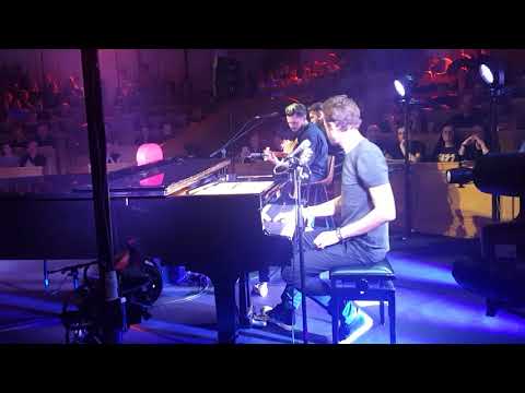 editors showcase studio Brussel  ' Violence '