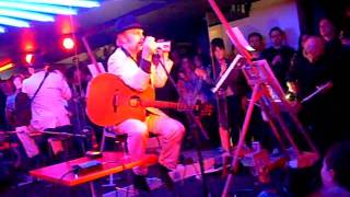 Luke Haines sings 'Me and the Birds' (incomplete) 19 January 2011