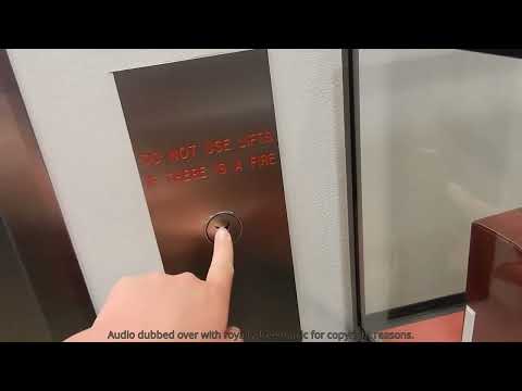 Robina Town Centre ELEVATOR CHALLENGE!