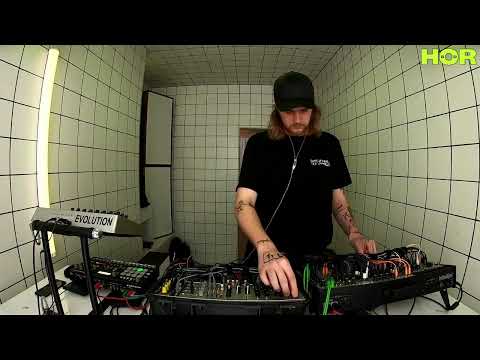 Lebendig - Peryl (LIVE) / April 17 / 6pm-7pm