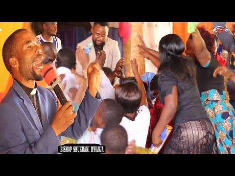 BISHOP MWANJA: Wanawake Wababe "Huyu ni MBABE katika Ulimwengu" MFUNGE Mkanda