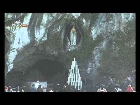 Chapelet à Lourdes