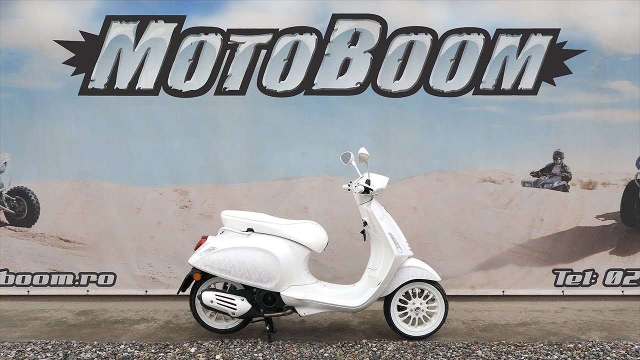 VESPA Sprint 125  JUSTIN BIEBER +1 casque BLANC