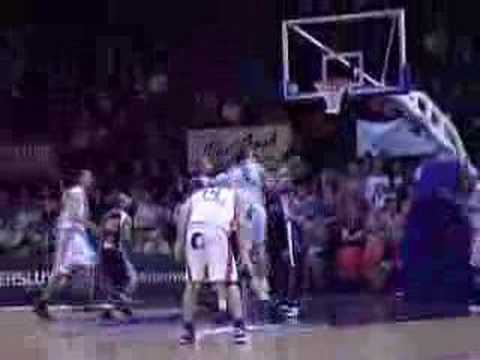 11 12-01-08 BCO-Leuven - Ivory met tip-in na eigen missertje