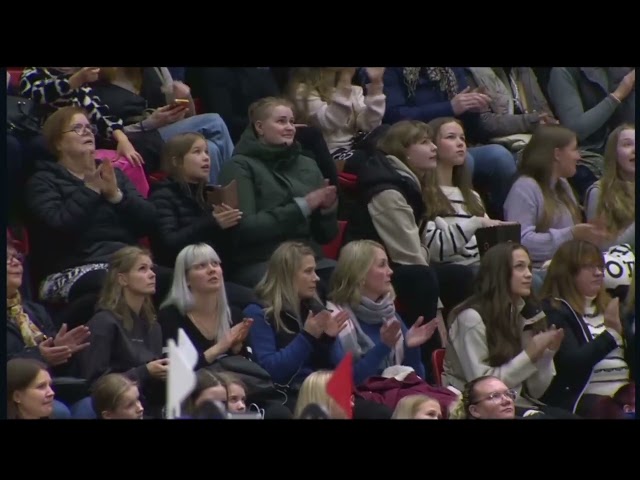 Half-brother of Caloubet van de Vennen Z is L&L Upgrade Winner of the CSI 1.60m Helsinki Grand Trophy CSI5* with rider Martin Fuchs.