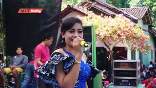 Download lagu TANGIS KEHIDUPAN VOC SELLY NASRUDIN by Trias Music live ngabul JB jepara mp3
