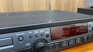 Video thumbnail for TASCAM CD-RW700 CD kiêm giải mã cực mới kèm khiển cho anh em ! 2 in 1 by Thanh Tâm Audio - 0966 050 917