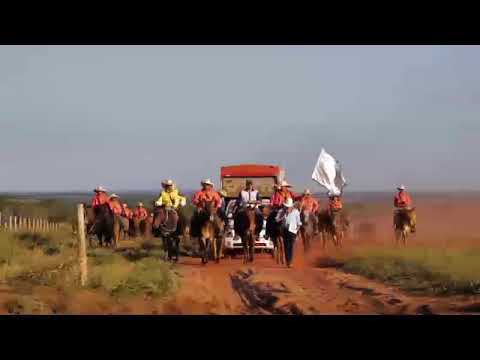 Trio parada dura e Zé neto e cristiano  (música vivendo aqui no mato)