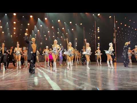 Das Finale der großartigen ￼Grand Show „Blindet by Delight“ im Friedrichstadt Palast am 4.10.2025 ￼