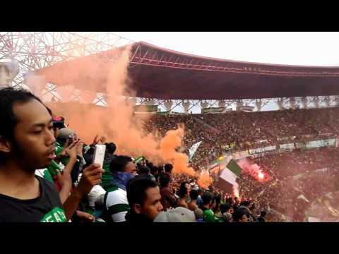 download lagu mp3 mp4 Lagu Baru Persebaya Emosi Jiwaku, download lagu Lagu Baru Persebaya Emosi Jiwaku gratis, unduh video klip Lagu Baru Persebaya Emosi Jiwaku