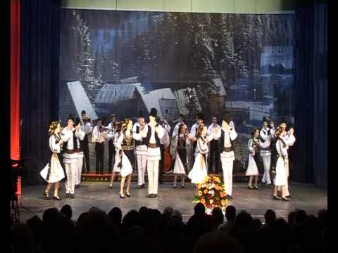 Ansamblul Folcloric "DOINA CLUJULUI" - Suita de jocuri de pe Campie