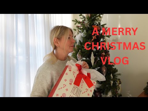 A Small Retired Life Christmas Vlog - Biscotti, Crafting and My Winter Sweater Collection