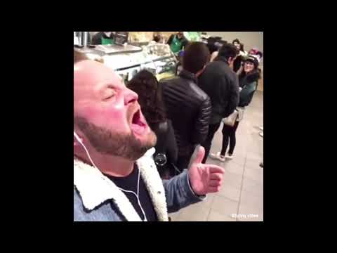 Uomo che canta canzoni famose  ( parte 2 )