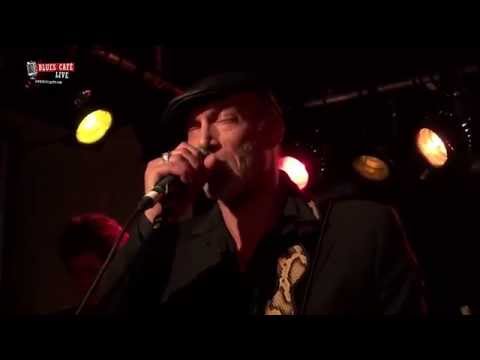 Ahmed Mouici and The Golden Moments "Got no Place" dans le Blues Café Live