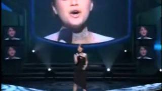 Kelly Clarkson - I Surrender