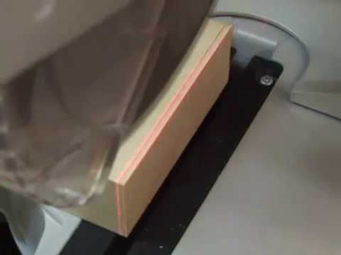 Der Doppellinenlasers der Festool Kapex KS 120 EB