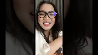 Download lagu CEWEK INI MENAMBAH VIEW DENGAN BUKA BAJU mp3