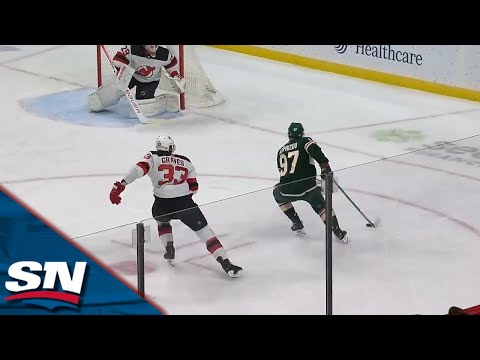 Kirill Kaprizov Fights Off Defender And Finishes In Tight With Beauty Move