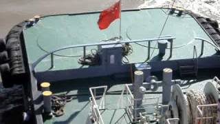 preview picture of video 'Chinese flag flying on a tug boat'