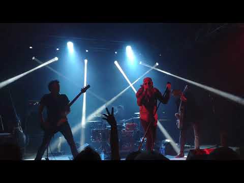 Pinturas de guerra + Mientras arde tu país - El Drogas