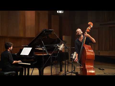 Camille Saint-Saëns - L'elephant (Performed by Michael Mizrahi)