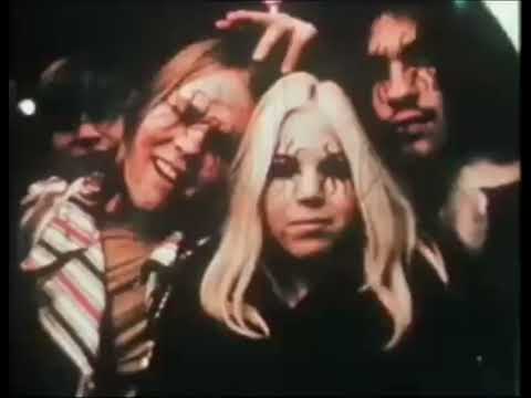 Alice Cooper - School's Out promo film