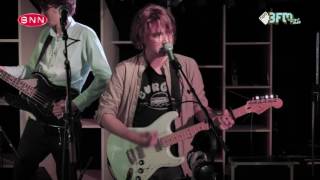 Mozes and the firstborn - 'Peter JR' (Live @ BNN That's live - 3FM)