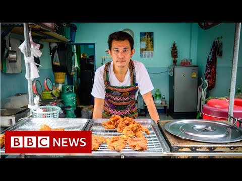 タイの政治的激動の中で鶏肉を売る - BBC ニュース (Selling chicken through Thailand's political upheaval - BBC News)