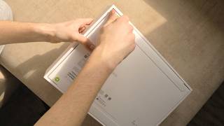 Apple MacBook Air 13,6" 2025 Silver (MW0W3) - відео 1