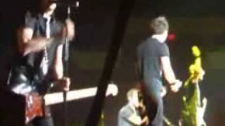 simple plan- pierre singing drop it like it&#39; hot y pimp