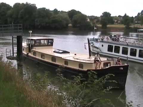 Cruising Secret France: Aboard the Luxemotor Dutch Barge "Oribi"