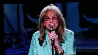 Carly Simon Sings Coming Around/ Itsy Bitsy Spider at 2017 Tribeca Film Festival for Clive Davis