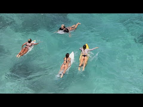 Flood Of Female Surfers - Uluwatu