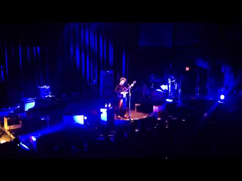 Lianne La Havas Performs Tease Me at 9:30 Club