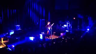 Lianne La Havas Performs Tease Me at 9:30 Club