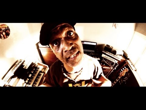 Dreadsquad & U Brown - Hear me now Jah people (OFFICIAL VIDEO)