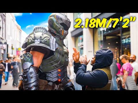 The Dutch Giant (2.18M/7'2") In Amsterdam (DOOM Slayer)