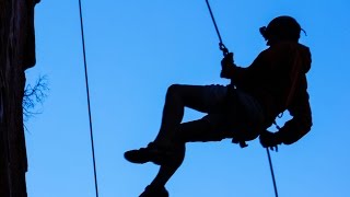 preview picture of video 'Abseiling in Kalbarri in Australia 암벽하강 호주 칼바리 국립공원'