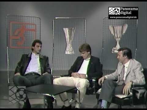 Gottfried Weise mit Bodo Rudwaleit und Bernd Jakubowski nach Siegen im Europapokal