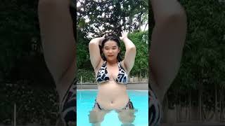 bikini TikTok be like...