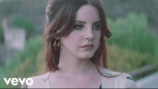 Kadr z teledysku White Mustang tekst piosenki Lana Del Rey