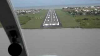 preview picture of video 'Approach and land at ilheus cessna 402'
