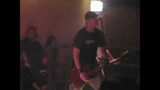 Bigwig - 09 - Falling Down (Live at Rock Planet 10/19/2003)