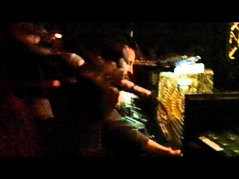 DUB ADDICT feat Pilah & Br joe Pilgrim @ Karnaval Humanitaire lyon 24 03 2012